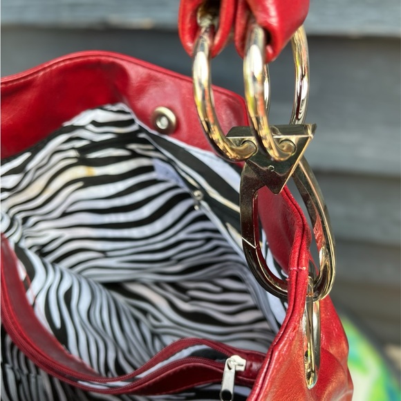 Braciano Red Faux Leather Handbag - Picture 4 of 5
